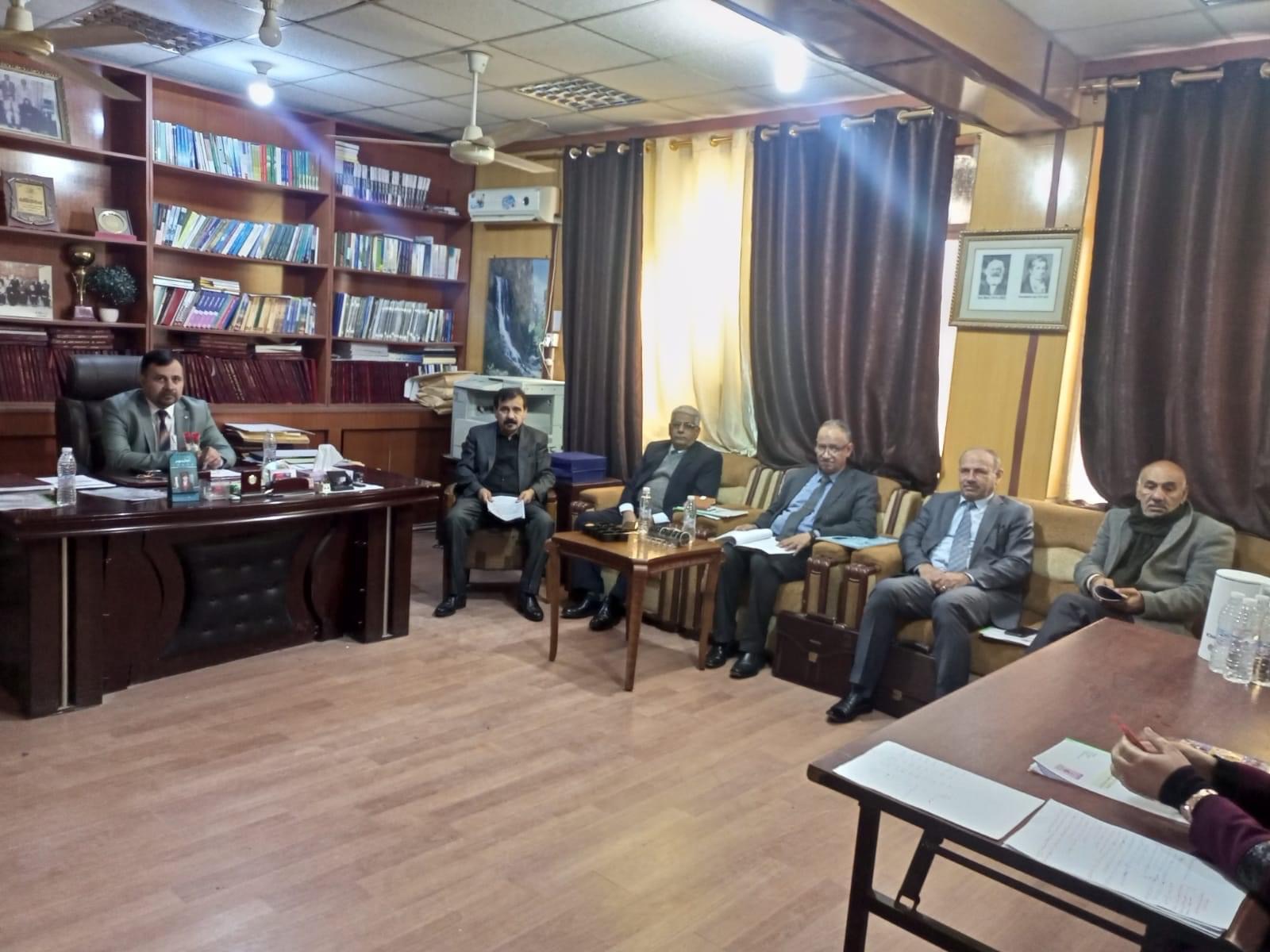 قسم الاقتصاد في كلية الإدارة والاقتصاد ينجز الامتحان الشفوي لطلبة الدكتوراه