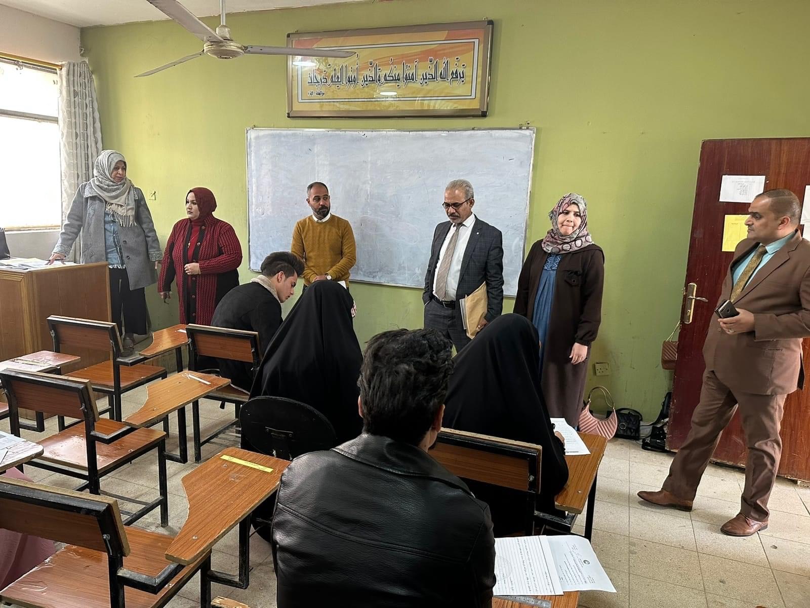 استمرار الامتحانات الحضورية لطلبة الدراسات الأولية في كلية الإدارة والاقتصاد