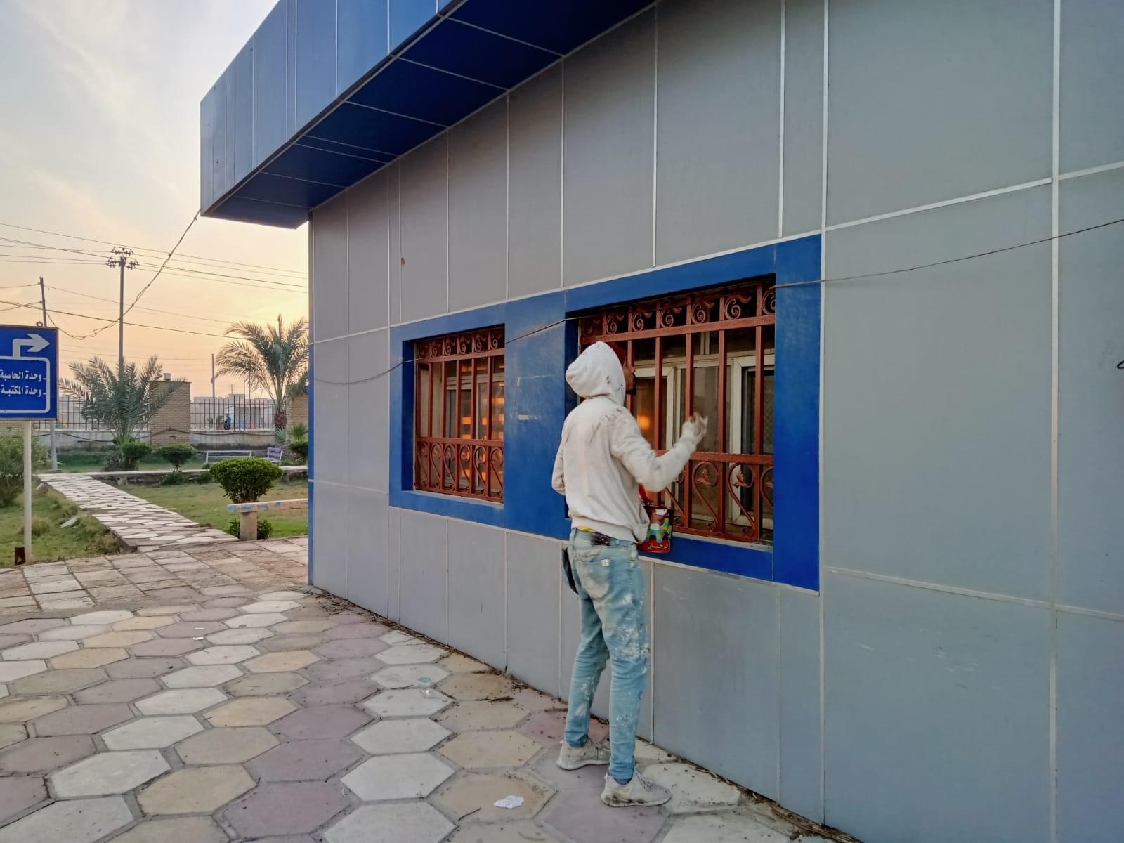 كلية الإدارة والاقتصاد تقوم بحملة صيانة وترميم بالتعاون مع وزارة الصناعة